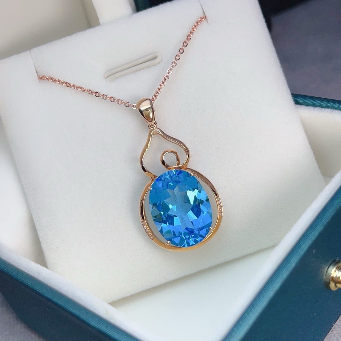 14k Gold 14.15 Ct Natural Topaz & Diamond Pendant( Without Chain ) - 2