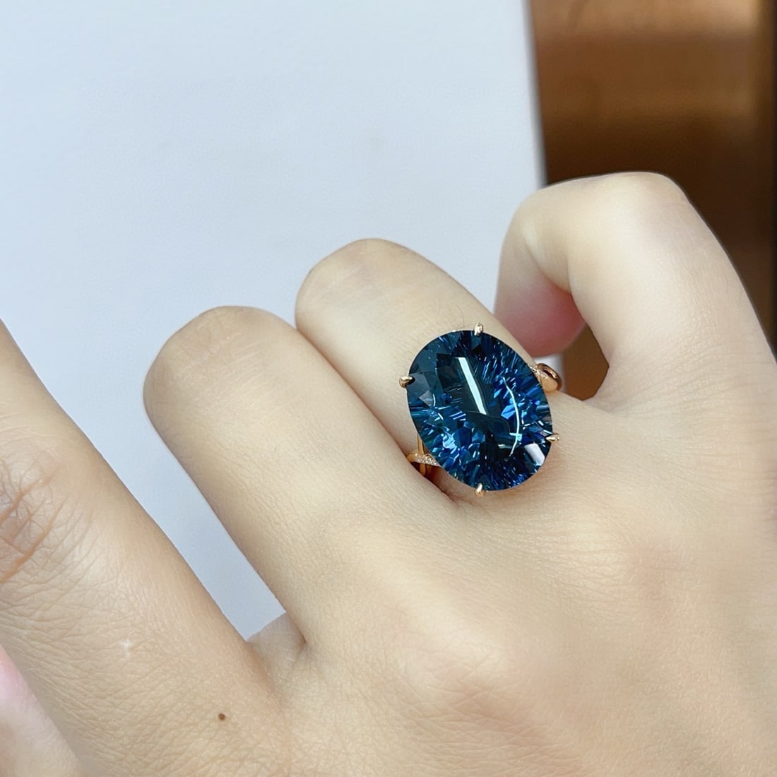14k Gold 15.20 Ct Natural Topaz & Diamond Ring - 2