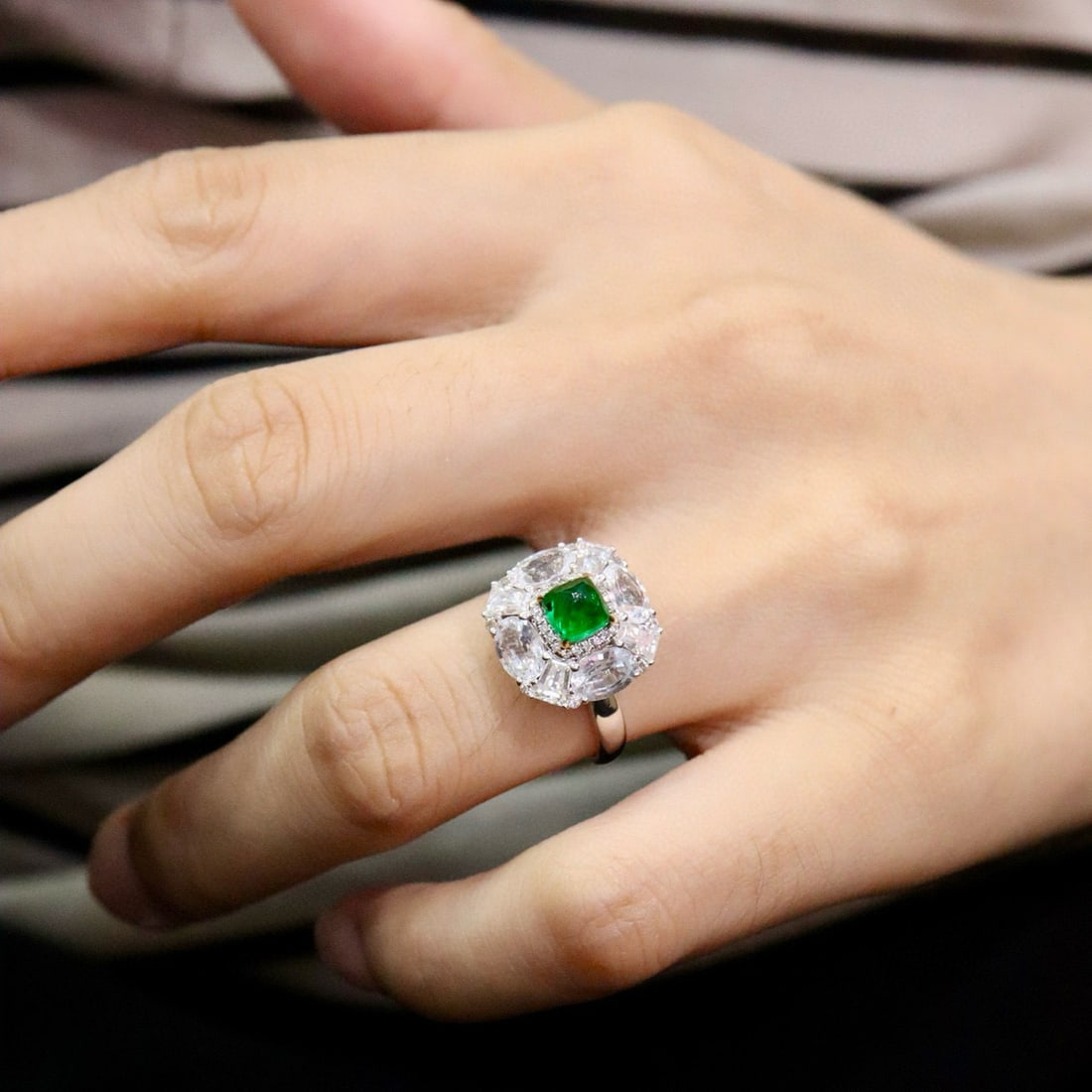 14k Gold 1.24 Ctw Vivid Green Natural Emerald & Diamond Ring - 3
