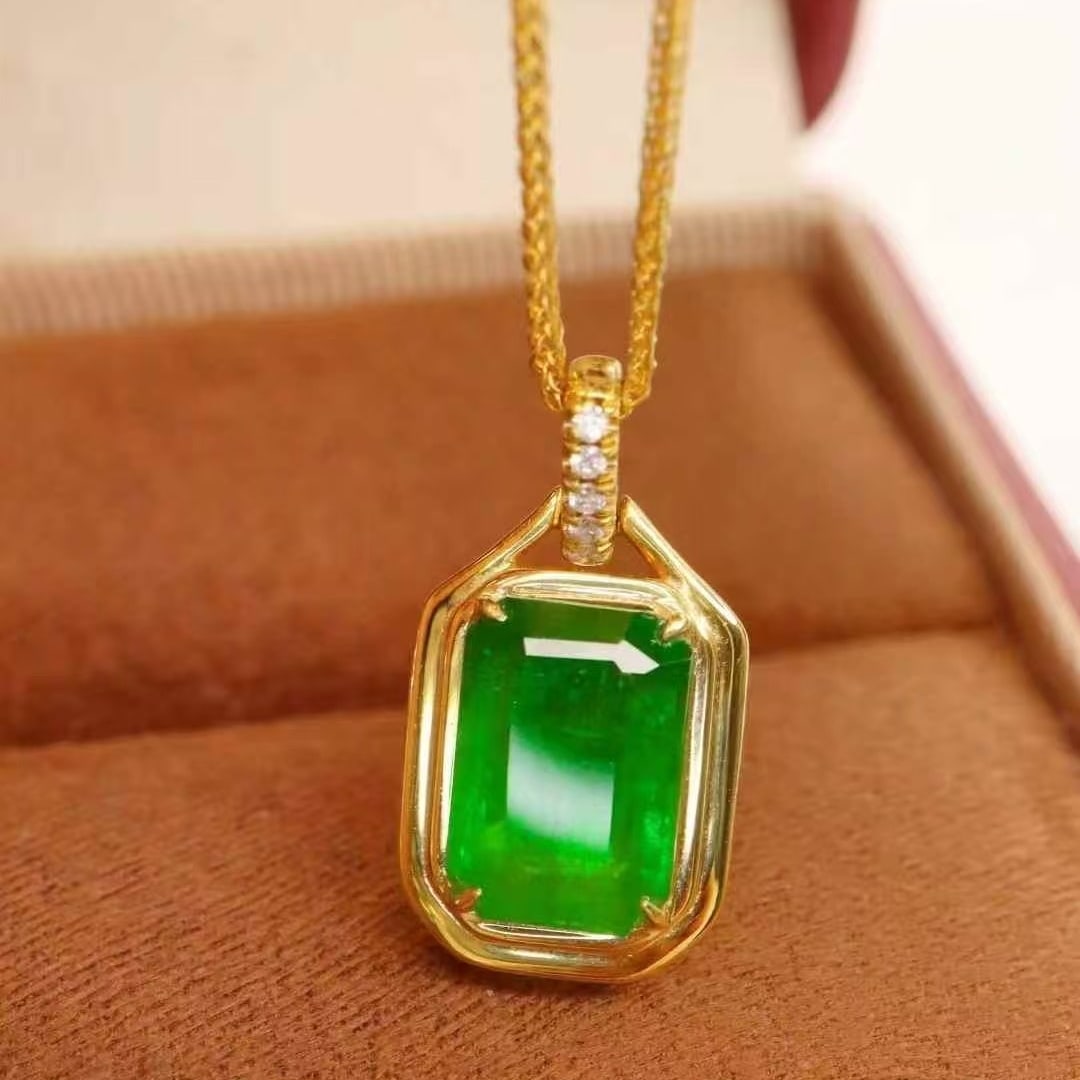 14k Gold 1.92 Ctw Vivid Green Natural Emerald & Diamond Pendant( Without Chain ) - 2