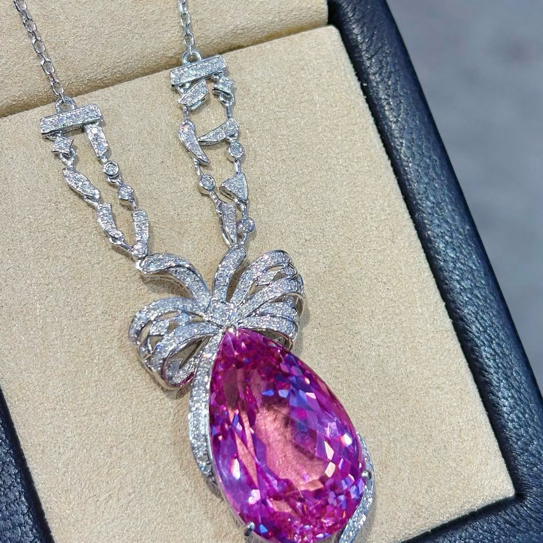 14k Gold 27.19 Ctw Natural Kunzite & Diamond Necklace - 2