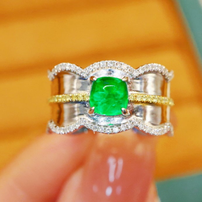 14k Gold 1.05 Ctw Vivid Green Natural Emerald & Diamond Ring - 2