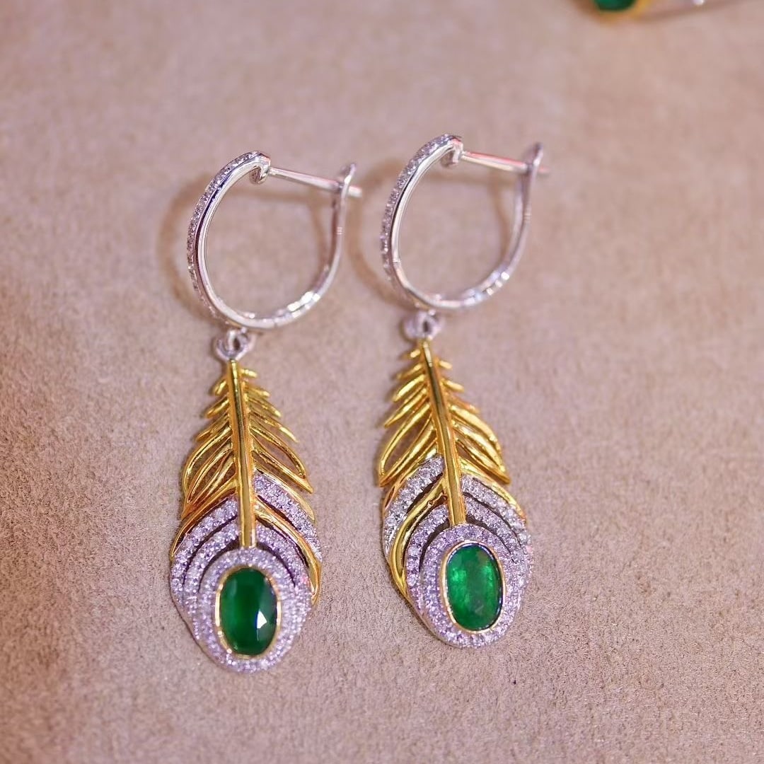 14k Gold 0.7 Ct Vivid Green Natural Emerald & Diamond Earrings - 4