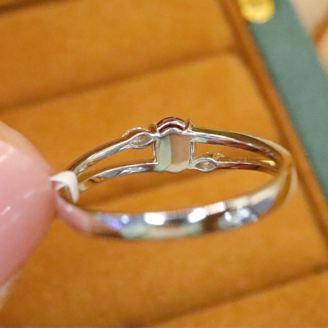 14k Gold 0.63 Ctw Natural Ruby & Diamond Ring - 4