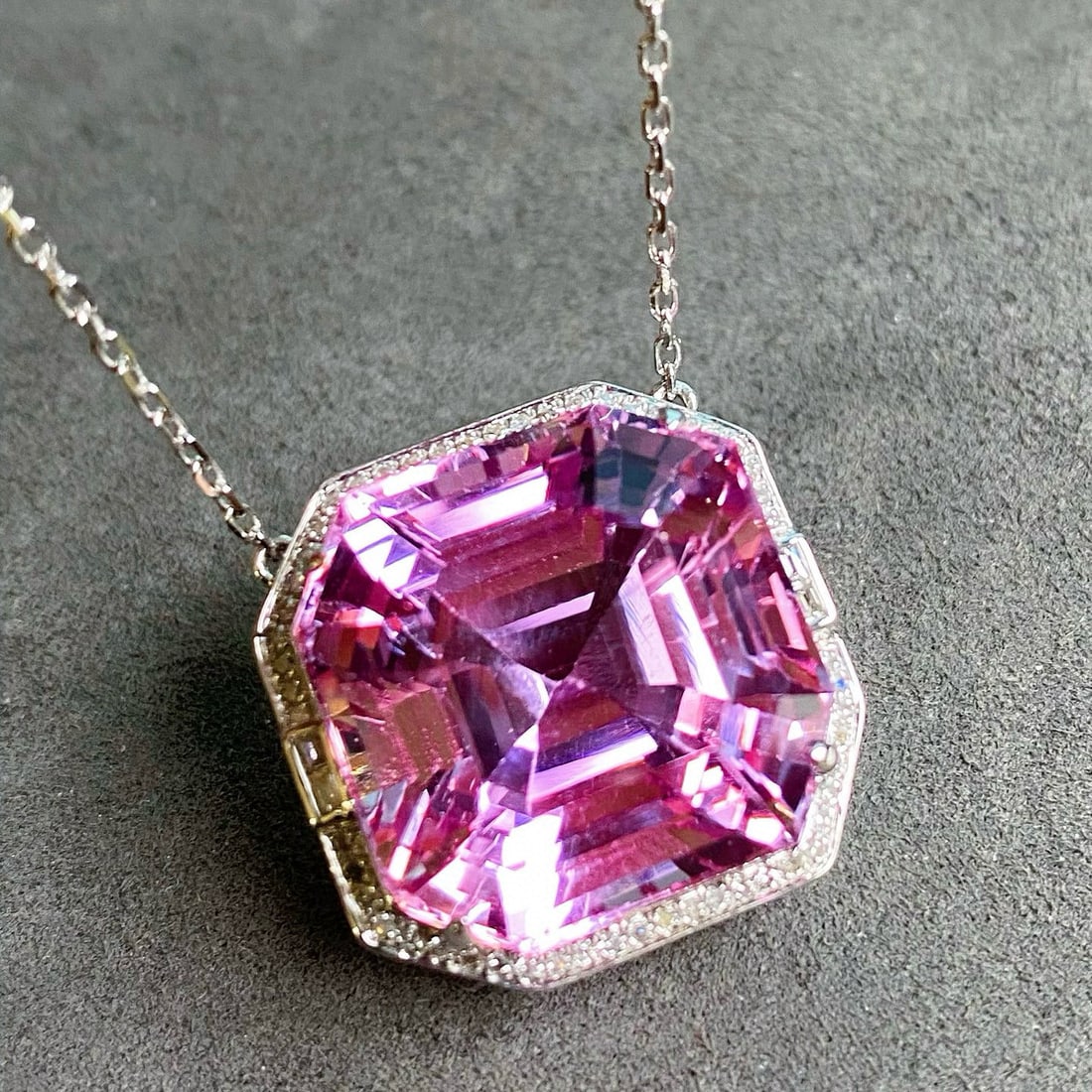 14k Gold 35.31 Ctw Natural Kunzite & Diamond Necklace - 4