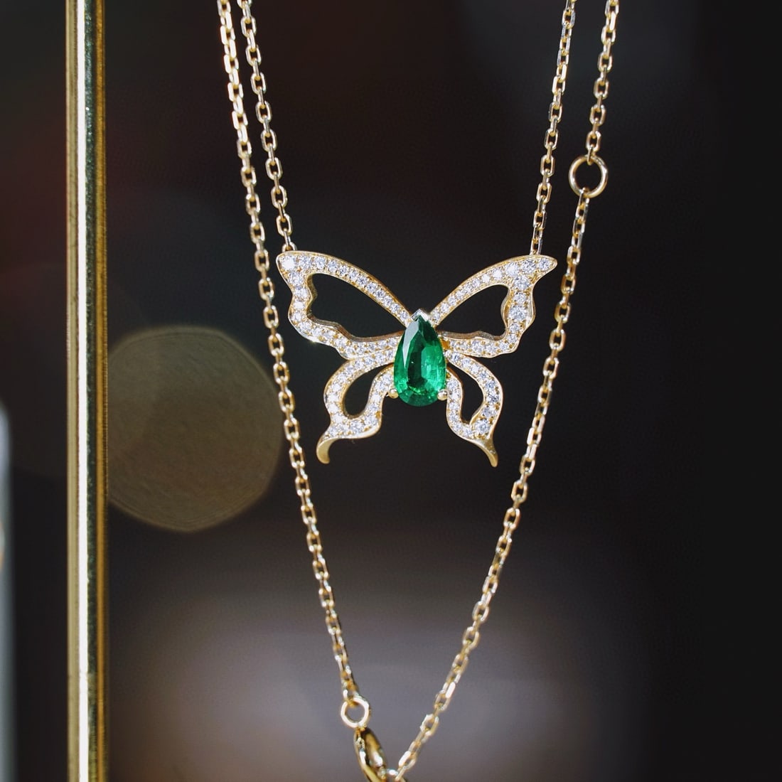 14k Gold 0.63 Ctw Natural Emerald & Diamond & Butterfly Necklace - 2