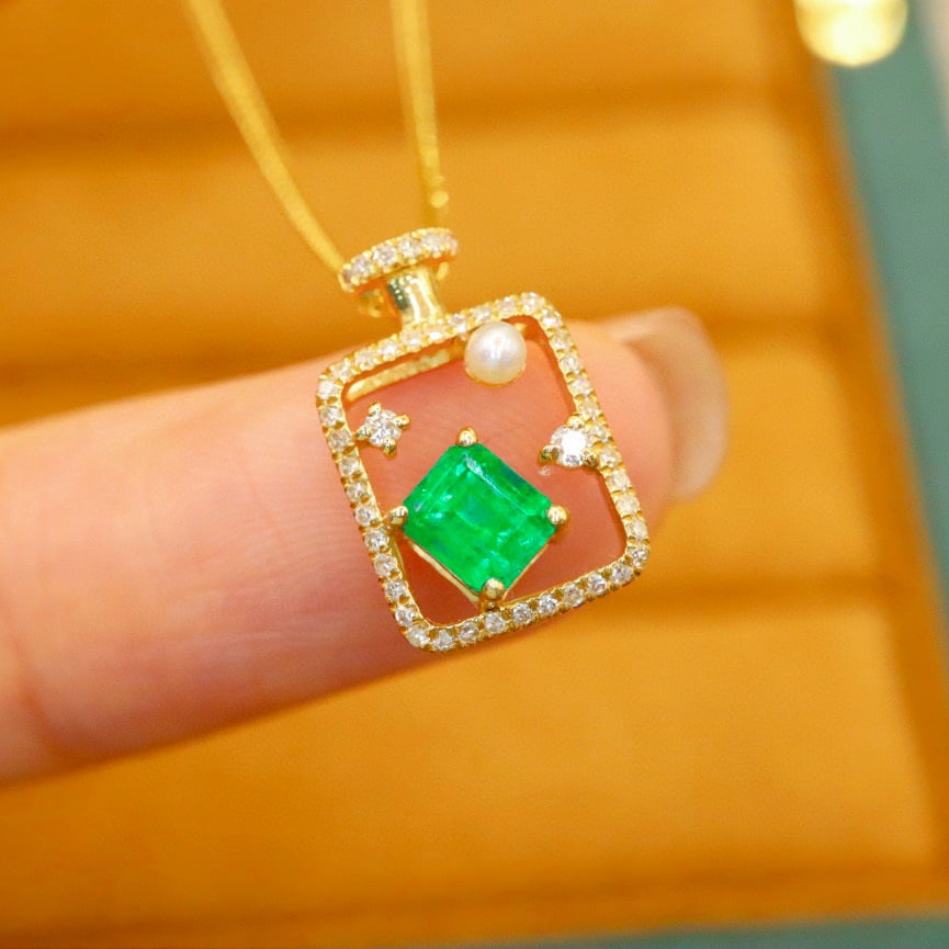 14k Gold 0.74 Ctw Vivid Green Natural Emerald & Diamond Pendant( Without Chain ) - 2