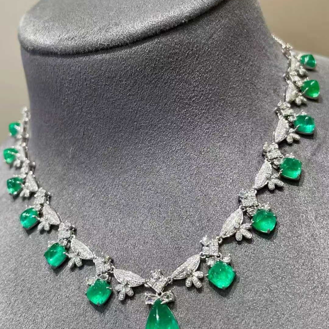 14k Gold 10.5 Ct Natural Emerald & Diamond & Sapphire Necklace - 3