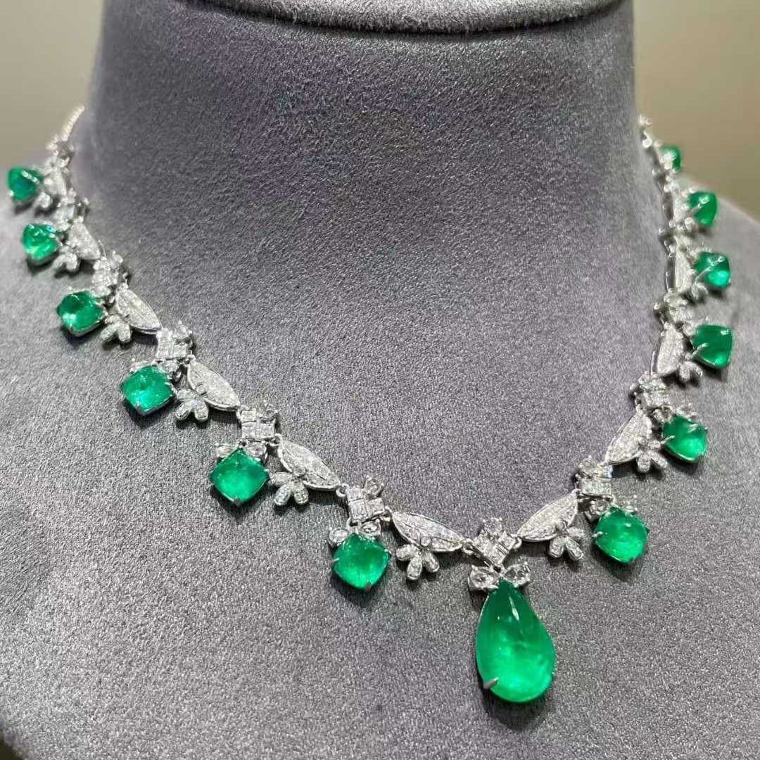 14k Gold 10.5 Ct Natural Emerald & Diamond & Sapphire Necklace - 4