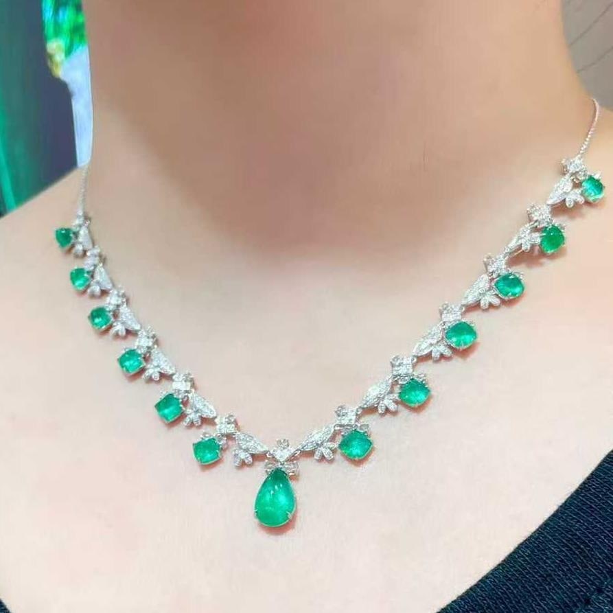 14k Gold 10.5 Ct Natural Emerald & Diamond & Sapphire Necklace - 6