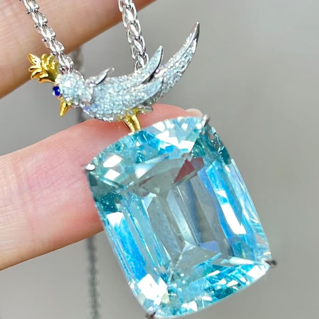 14k Gold 19 Ct Natural Aquamarine & Diamond Pendant( Without Chain ): Ref:231043048 // gold content:14k gold // main gemstone:aquamarine // shape:cushion // carat weight:19ct // color:blue // treatment:natural // // adjacent gemstone 2 : diamond // shape:round // clarit