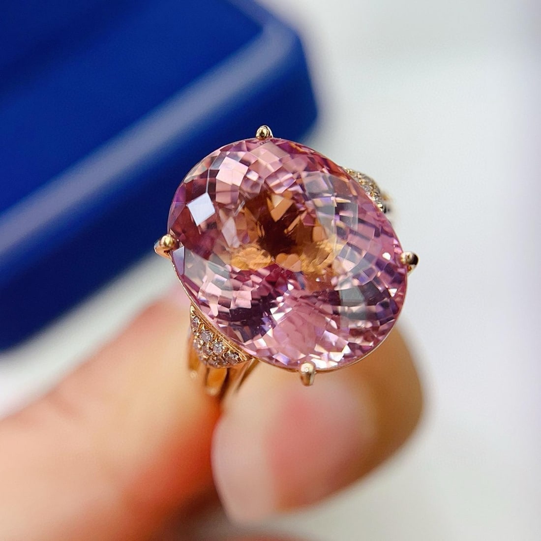 14k Gold 12.35 Ct Natural Tourmaline & Diamond Ring: Ref:231043081 // gold content:14k gold // ring size:7. 25us // // main gemstone:tourmaline // shape:oval // carat weight:12. 35ct // color:pink // treatment:natural // // adjacent gemstone 2 :
