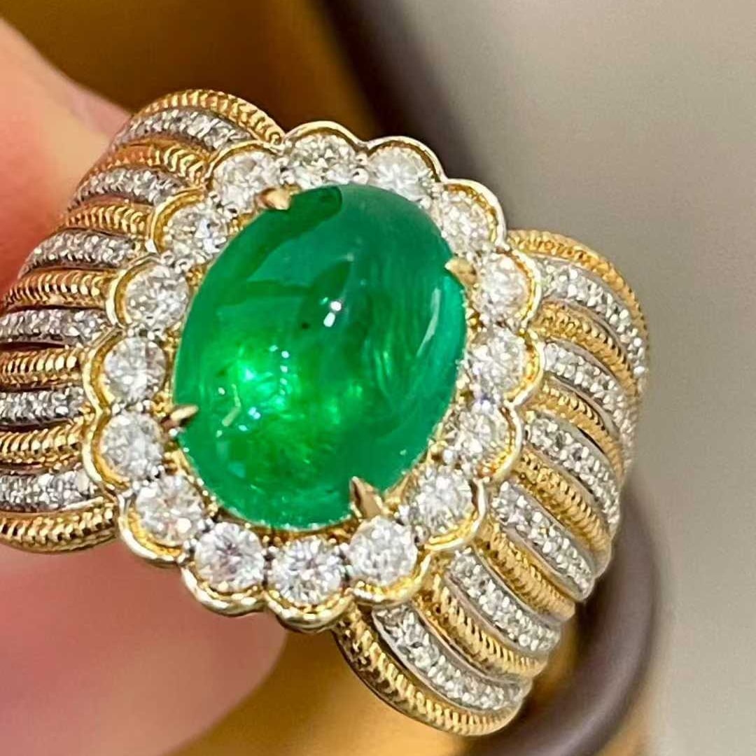 14k Gold 2.8 Ct Vivid Green Natural Emerald & Diamond Ring: Ref:231043140 // gold content:14k gold // ring size:7. 25us // // main gemstone:emerald // shape:oval // carat weight:2. 8ct // color:vivid green // treatment:natural // // adjacent gemstone 2 :