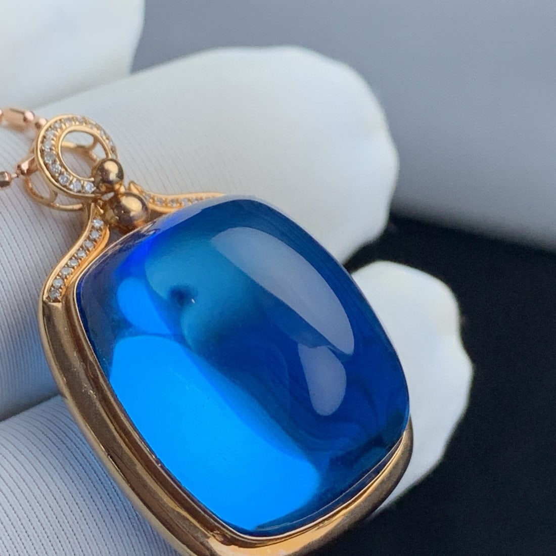 14k Gold 50 Ct Natural Topaz & Diamond Pendant( Without Chain ) - 2