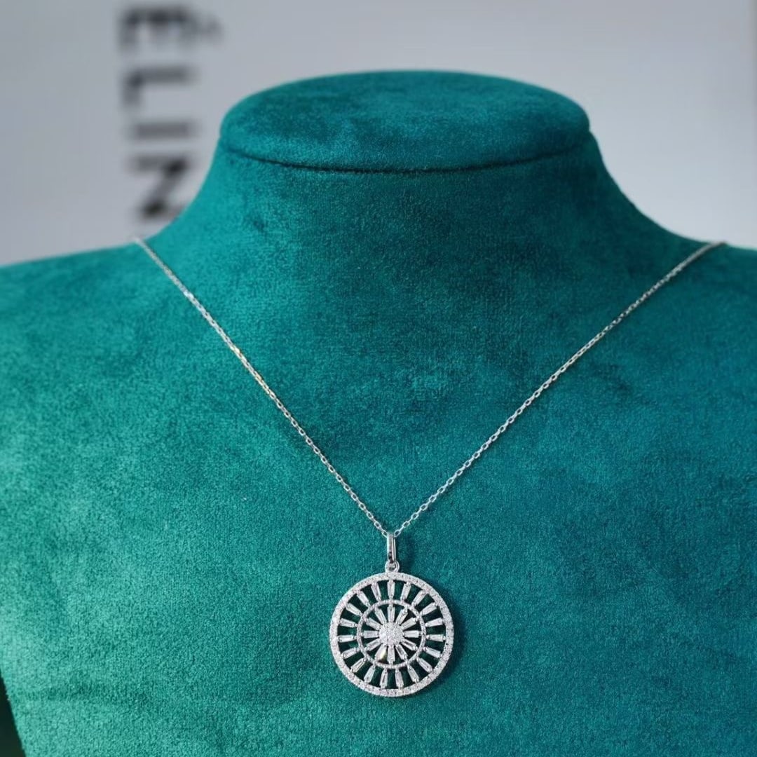 14k Gold 0.5 Ct Natural H Diamond Pendant( Without Chain ): Ref:231043150 // gold content:14k gold // main gemstone:diamond // shape:multiply // carat weight:0. 5ct // clarity grade:vs-si // color:h // treatment:natural // Condition: New Low Estimate: 2100.00