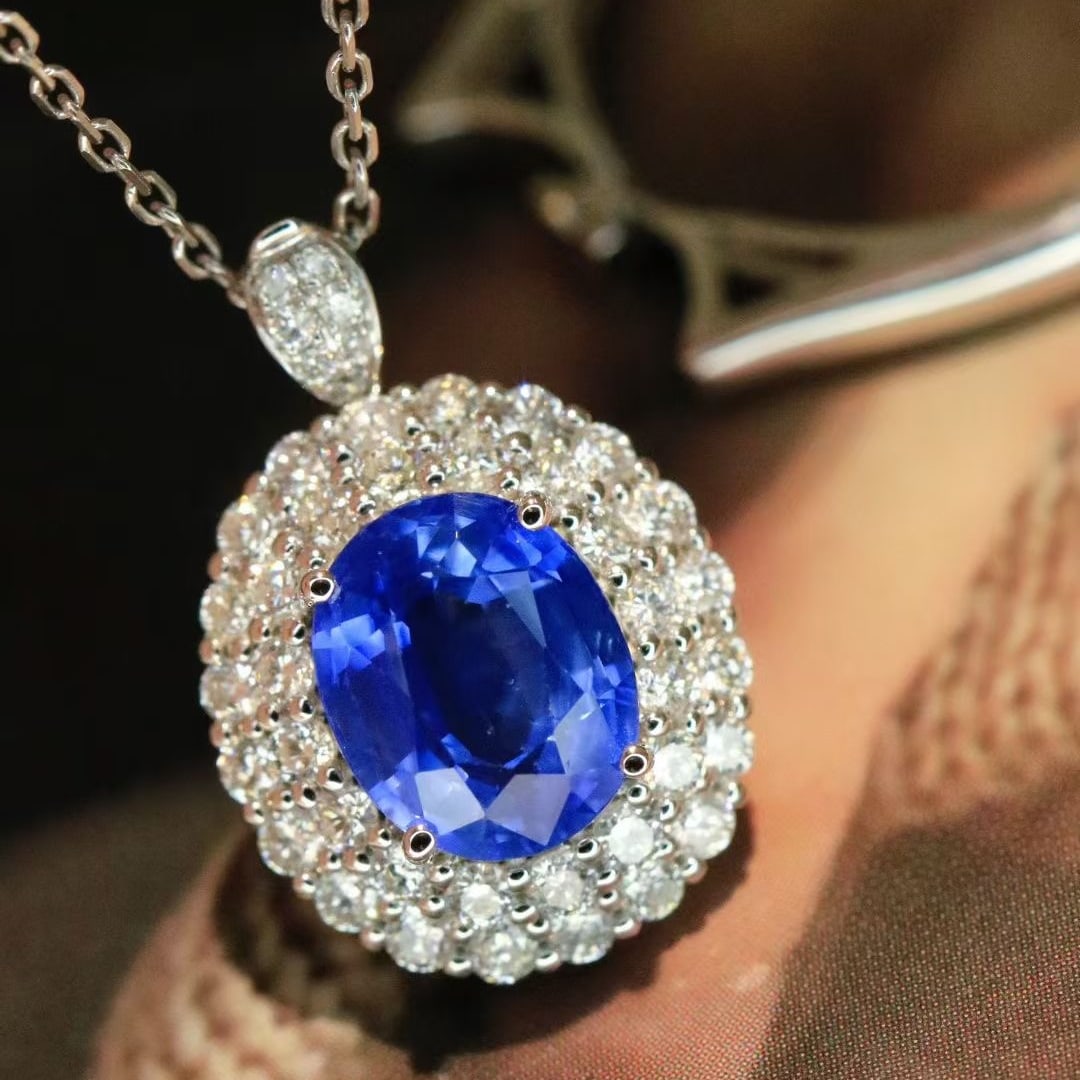 14k Gold 2.59 Ctw Natural Sapphire & Diamond Ring/pendant( Without Chain ): Ref:231043176 // gold content:14k gold // ring size:7. 25us // // main gemstone:sapphire // shape:oval // carat weight:2. 05ct // color:cornflower blue // treatment:natural // // adjacent gemstone 2