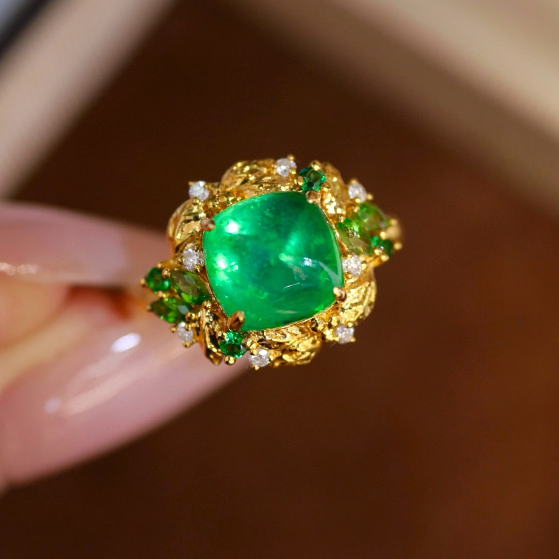 14k Gold 2.70 Ct Vivid Green Natural Emerald & Diamond & Tsavorite Ring - 2