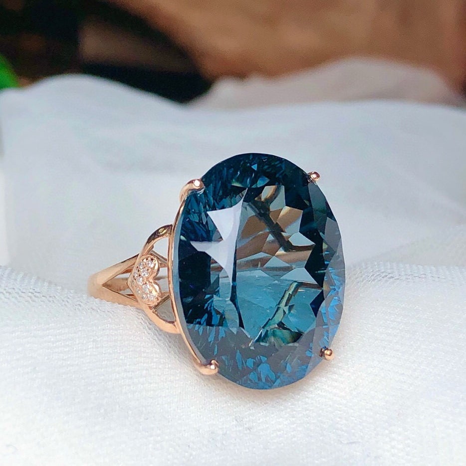 14k Gold 28.10 Ct Natural Topaz & Diamond Ring - 2