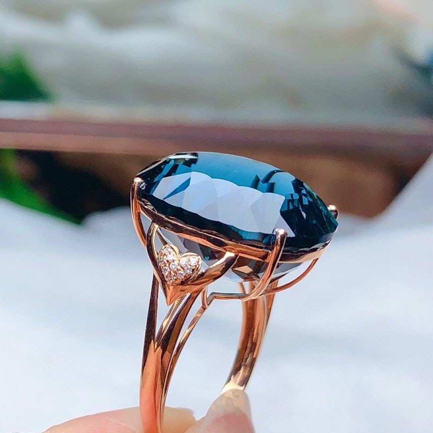 14k Gold 28.10 Ct Natural Topaz & Diamond Ring - 5