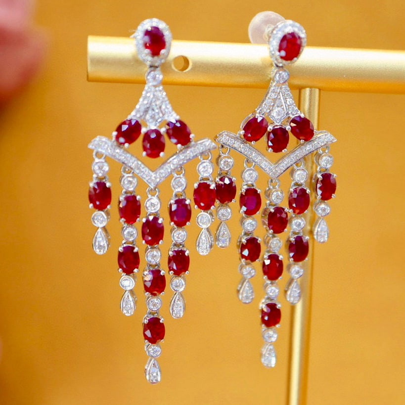 14k Gold 5.65 Ctw Natural Ruby & Diamond Earrings: Ref:231044098 // gold content:14k gold // main gemstone:ruby // shape:oval // carat weight:4. 98ct // color:pigeonblood red // treatment:natural // // adjacent gemstone 2 : diamond // number of stones