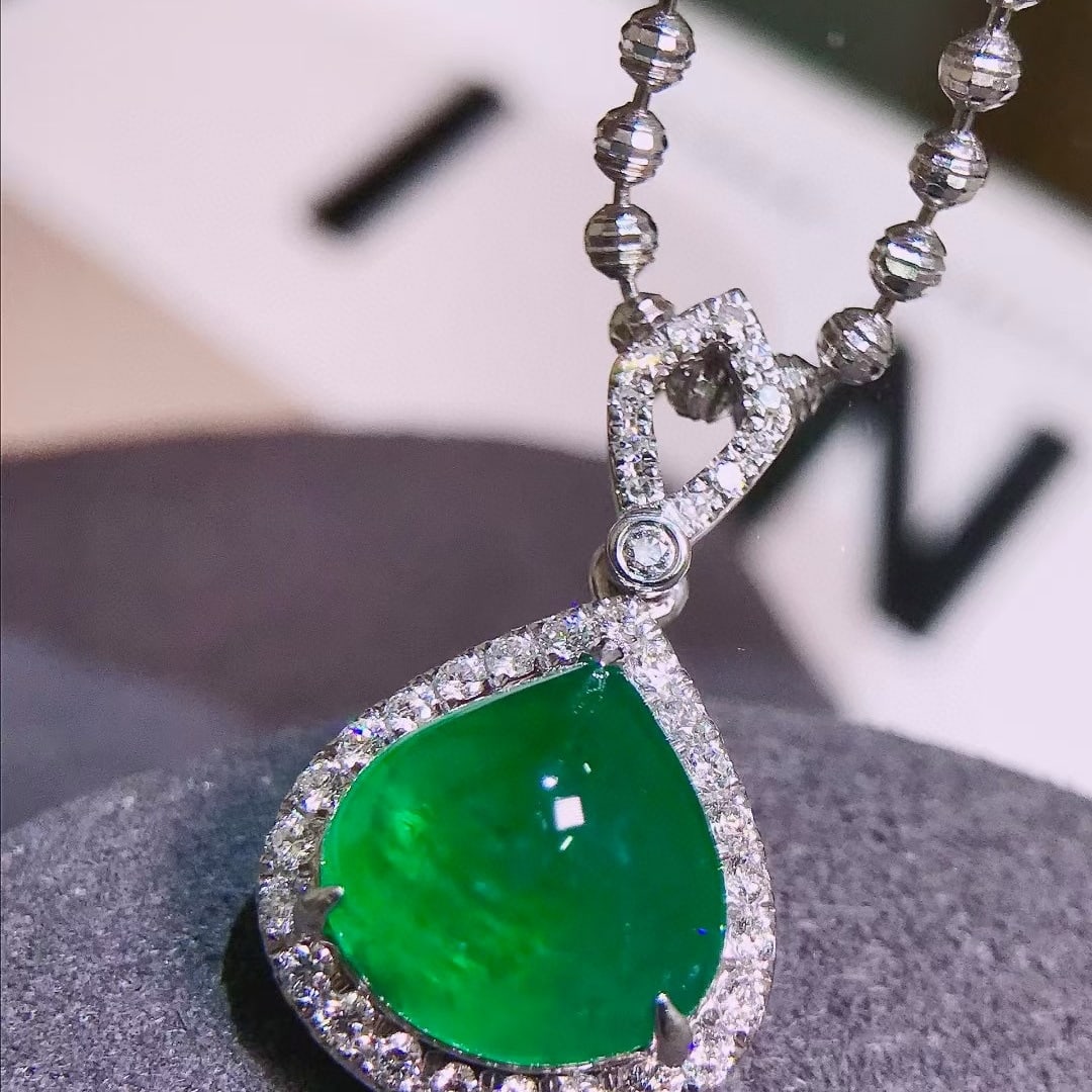 14k Gold 3.7 Ctw Vivid Green Natural Emerald & Diamond Pendant( Without Chain ) - 3