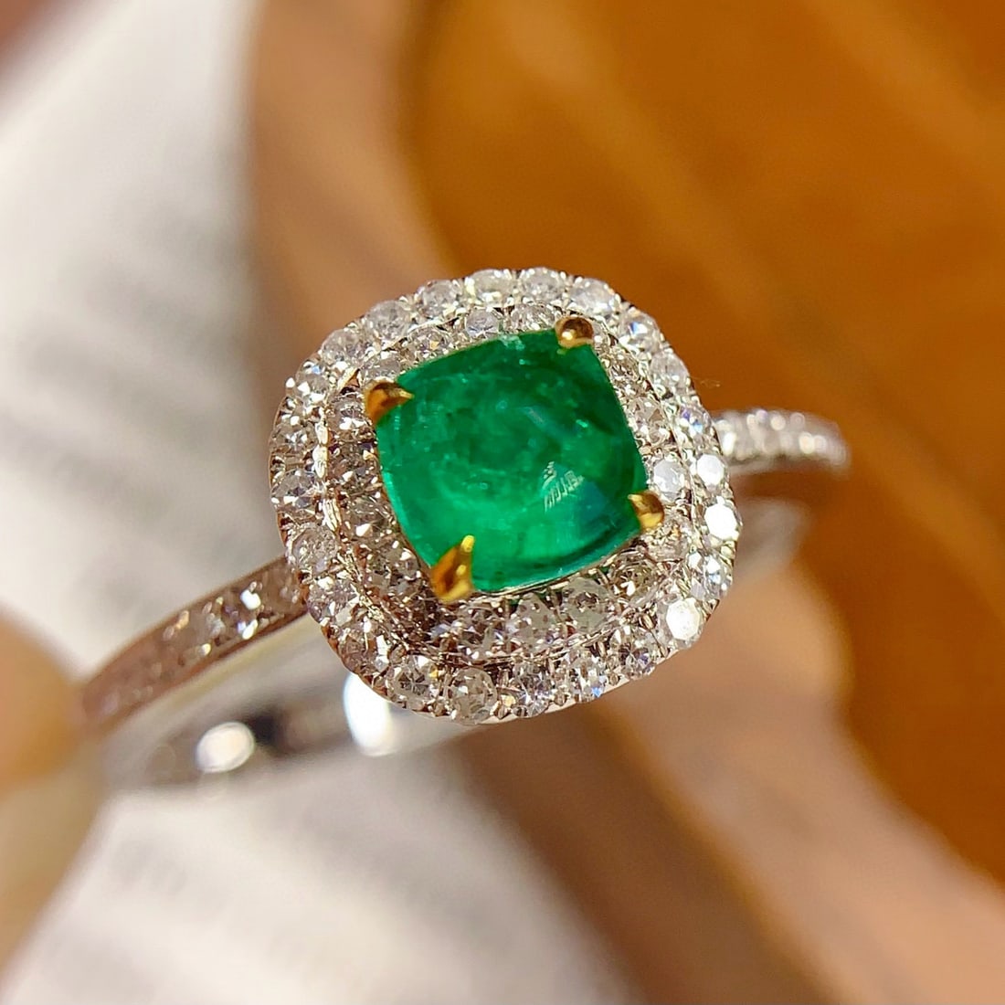 14k Gold 1 Ct Vivid Green Natural Emerald & Diamond Ring - 3
