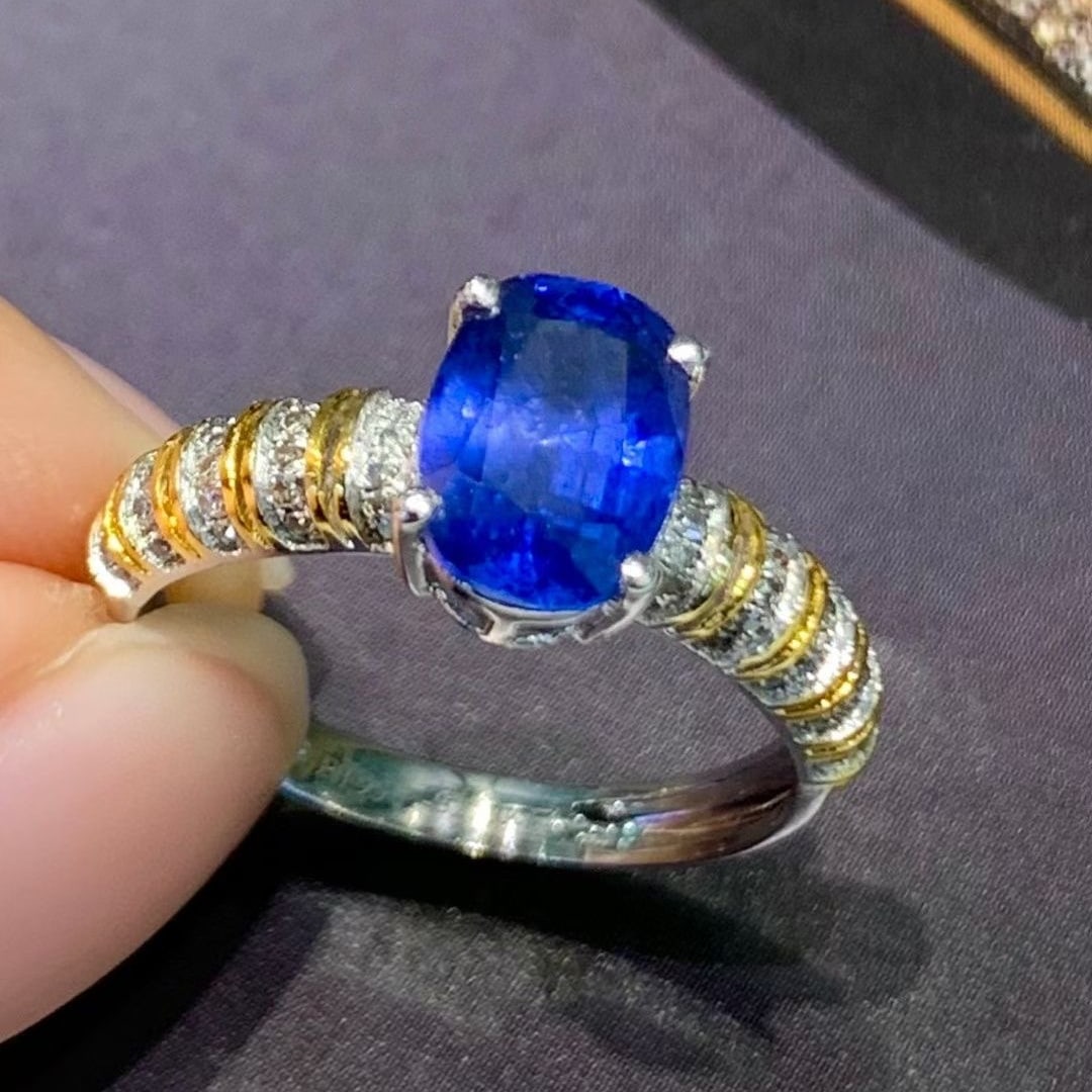 14k Gold 2.2 Ct Vivid Blue Natural Sapphire & Diamond Ring - 3