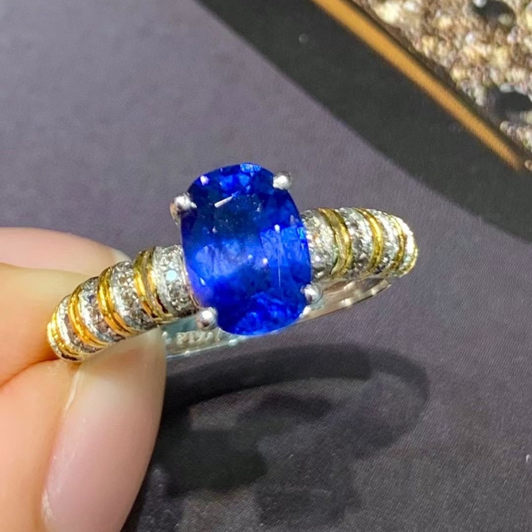 14k Gold 2.2 Ct Vivid Blue Natural Sapphire & Diamond Ring - 6
