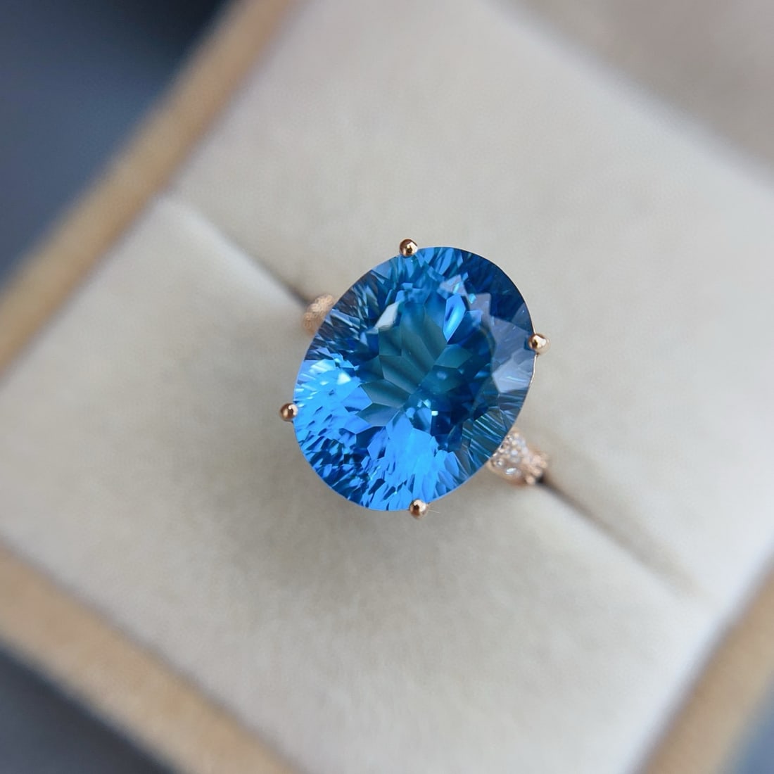14k Gold 10.75 Ct Natural Topaz & Diamond Ring - 2