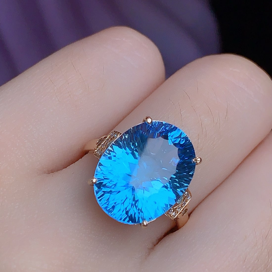 14k Gold 10.15 Ct Natural Topaz & Diamond Ring - 5