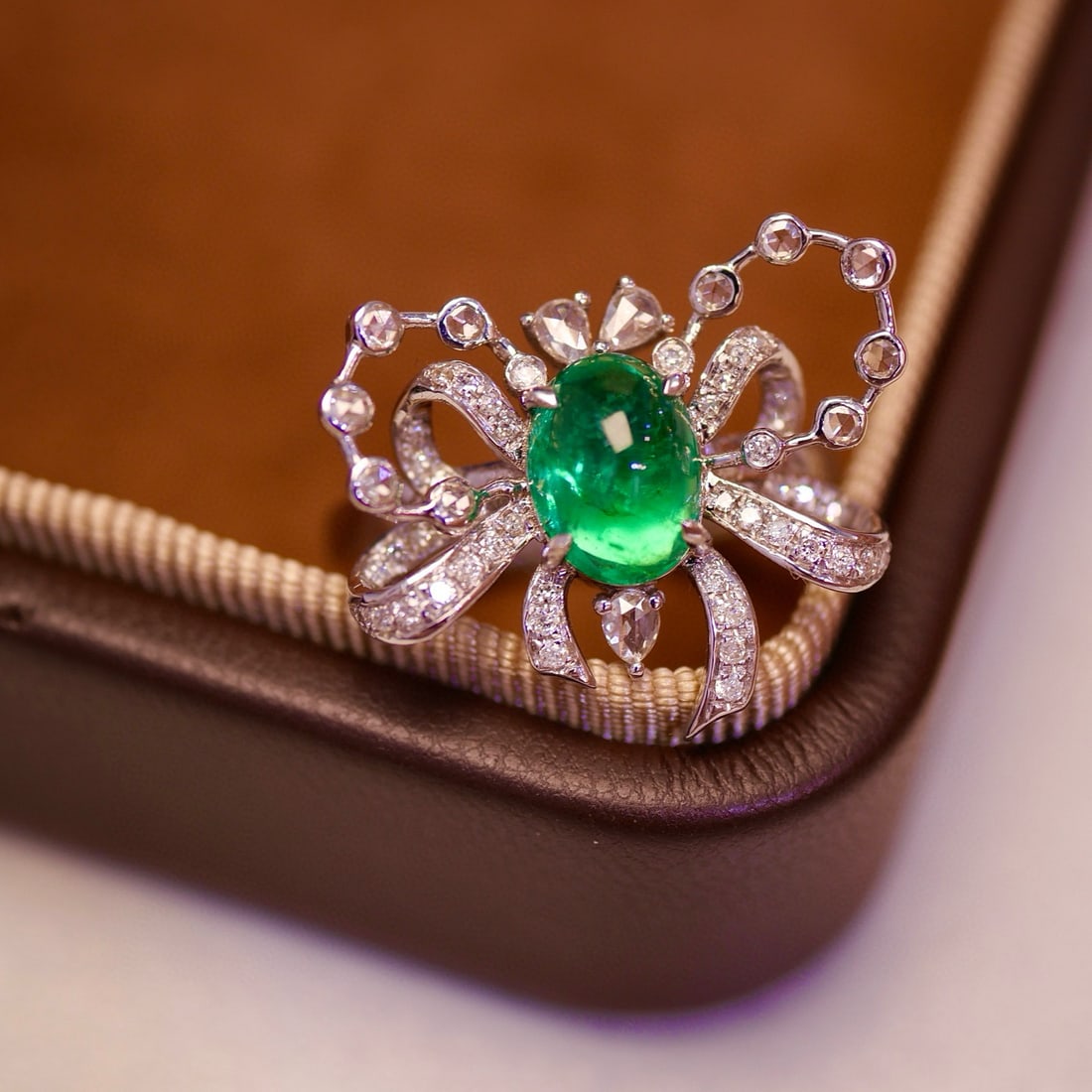 14k Gold 1.50 Ctw Vivid Green Natural Emerald & Diamond Ring - 3