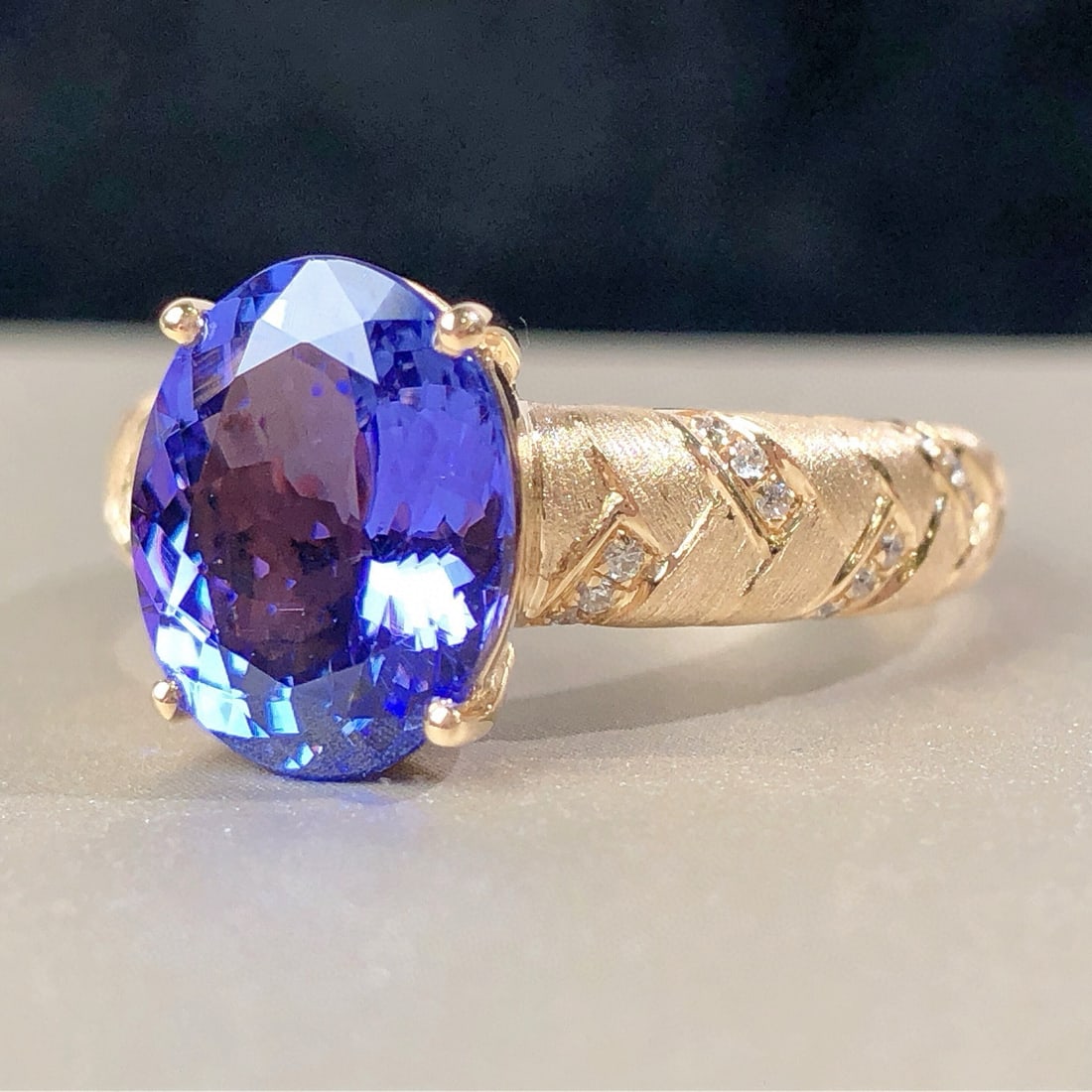 14k Gold 2.75 Ctw Natural Tanzanite & Diamond Ring - 3