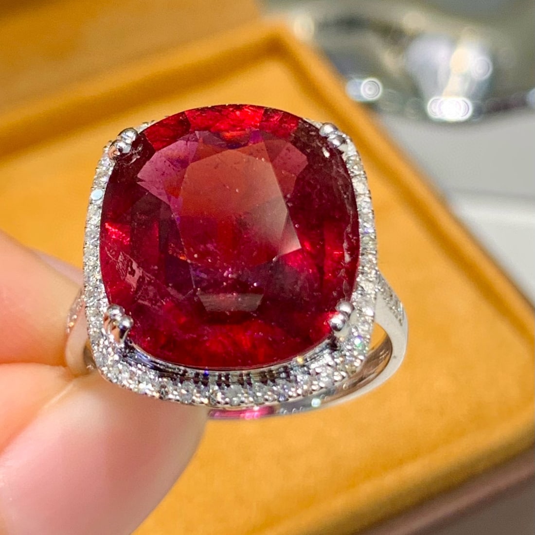 14k Gold 7.55 Ct Natural Tourmaline & Diamond Ring - 4