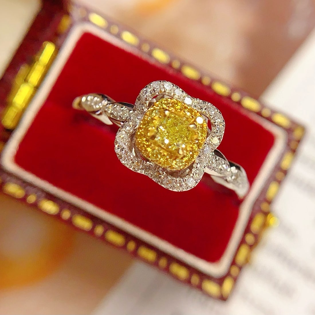 14k Gold 0.3 Ct Natural Yellow Diamond & Diamond Ring - 5