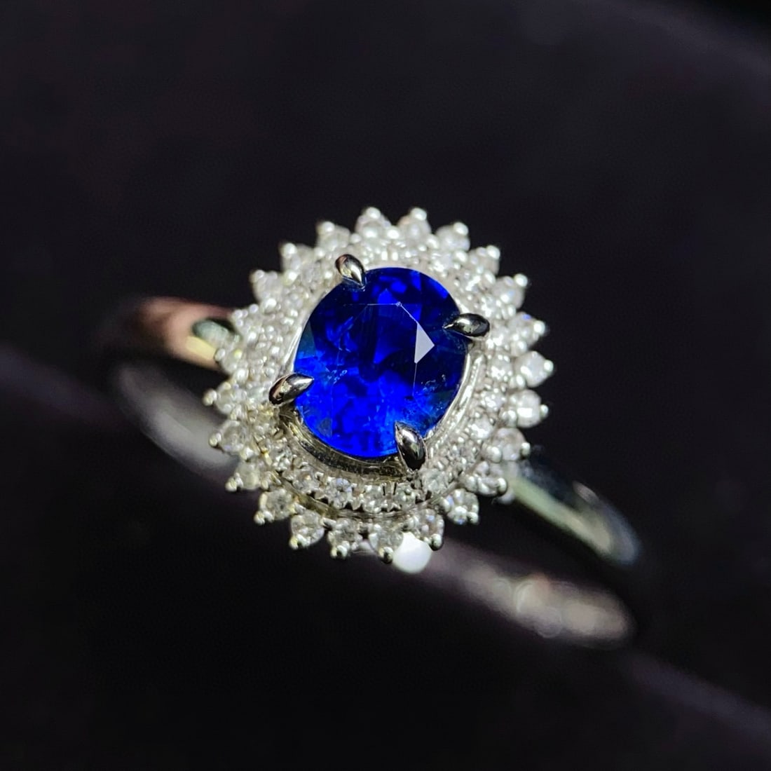 14k Gold 0.8 Ct Natural Sapphire & Diamond Ring - 6