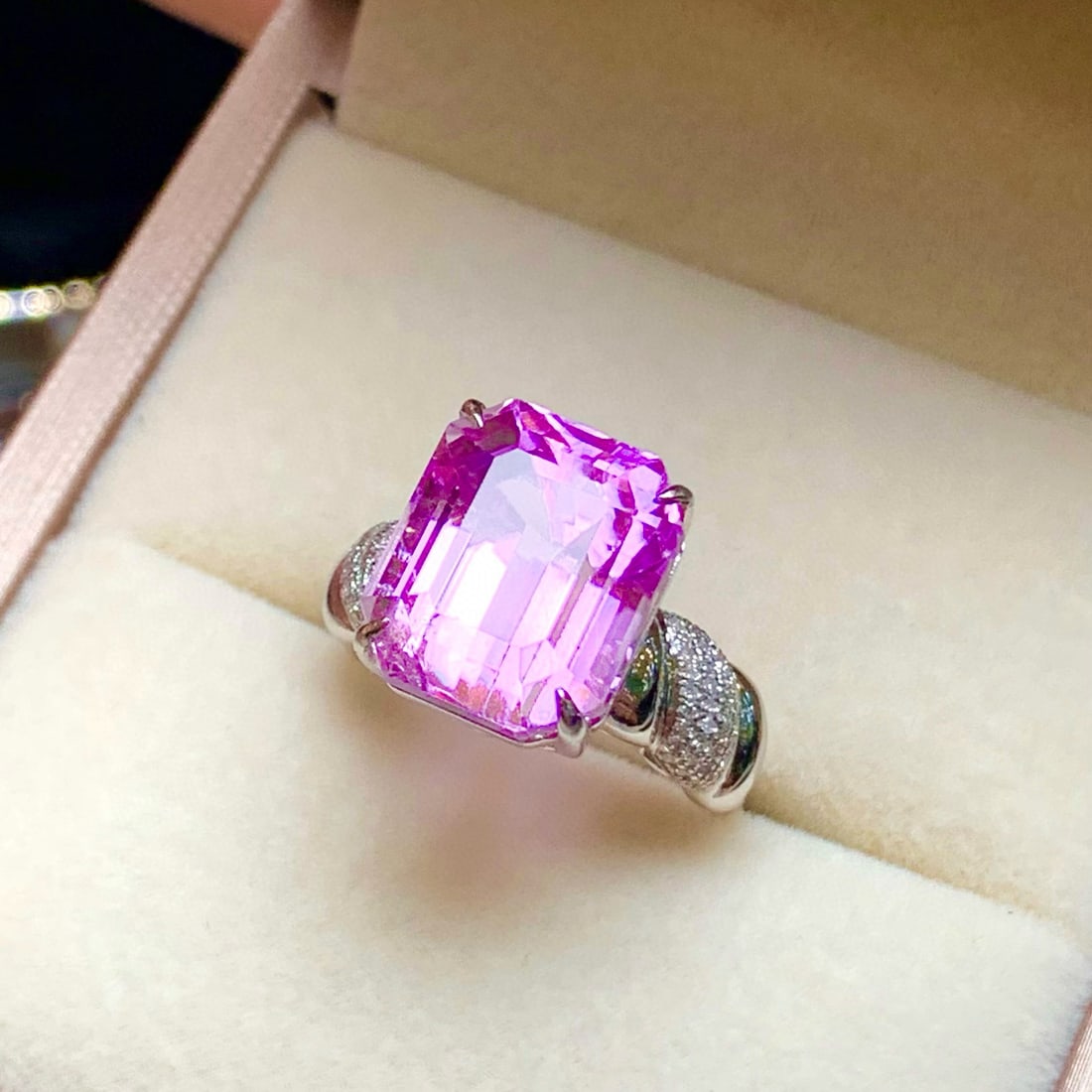 14k Gold 12.65 Ct Natural Kunzite & Diamond Ring - 4