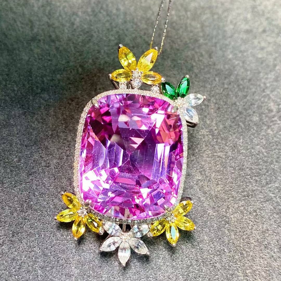14k Gold 34.86 Ctw Natural Kunzite & Diamond Pendant( Without Chain ): Ref:231044281 // gold content:14k gold // main gemstone:kunzite // shape:cushion // carat weight:34. 5ct // color:purple // treatment:natural // // adjacent gemstone 2 : diamond // shape:round //