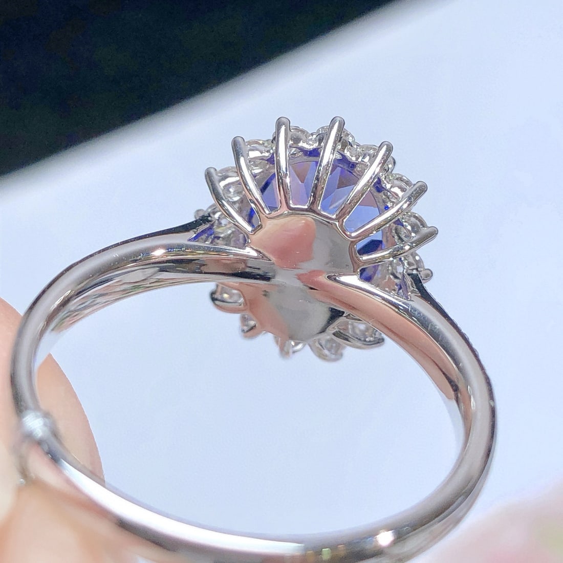 14k Gold 2.85 Ctw Natural Tanzanite & Diamond Ring - 7