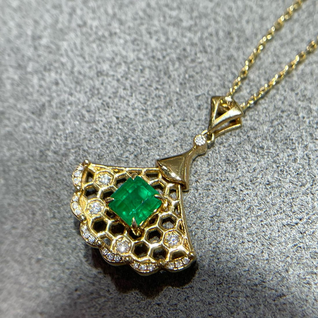 14k Gold 1 Ct Vivid Green Natural Emerald & Diamond Pendant( Without Chain ) - 4