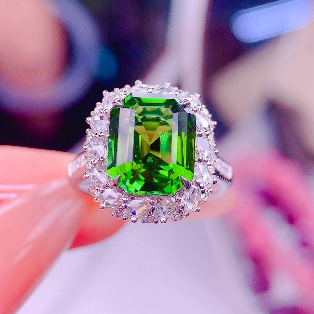 14k Gold 5.5 Ct Natural Tourmaline & Diamond Ring: Ref:231044327 // gold content:14k gold // ring size:7. 25us // // main gemstone:tourmaline // shape:octagonal // carat weight:5. 5ct // color:green // treatment:natural // // adjacent gemstone 2 :