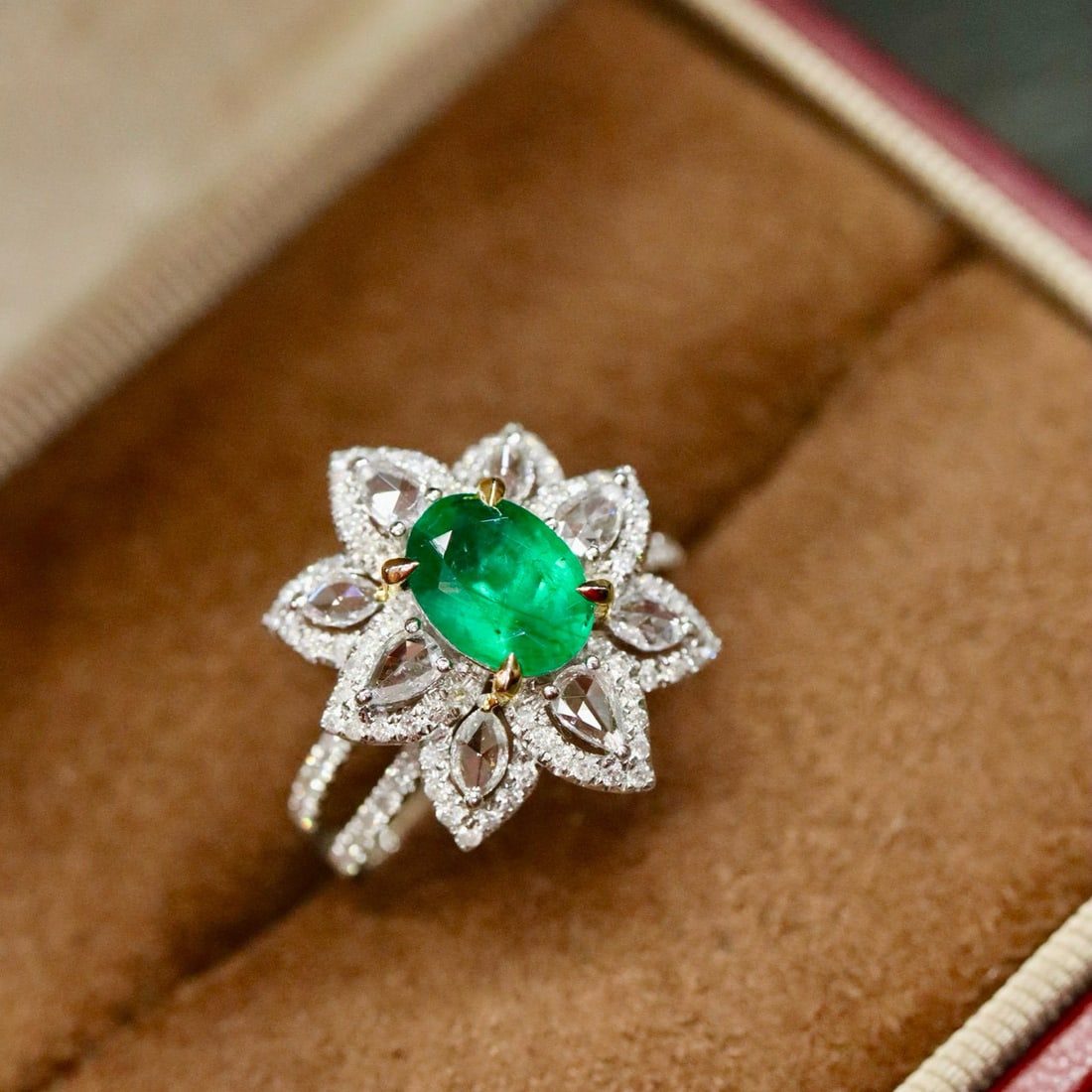 14k Gold 1.86 Ctw Vivid Green Natural Emerald & Diamond Ring - 2