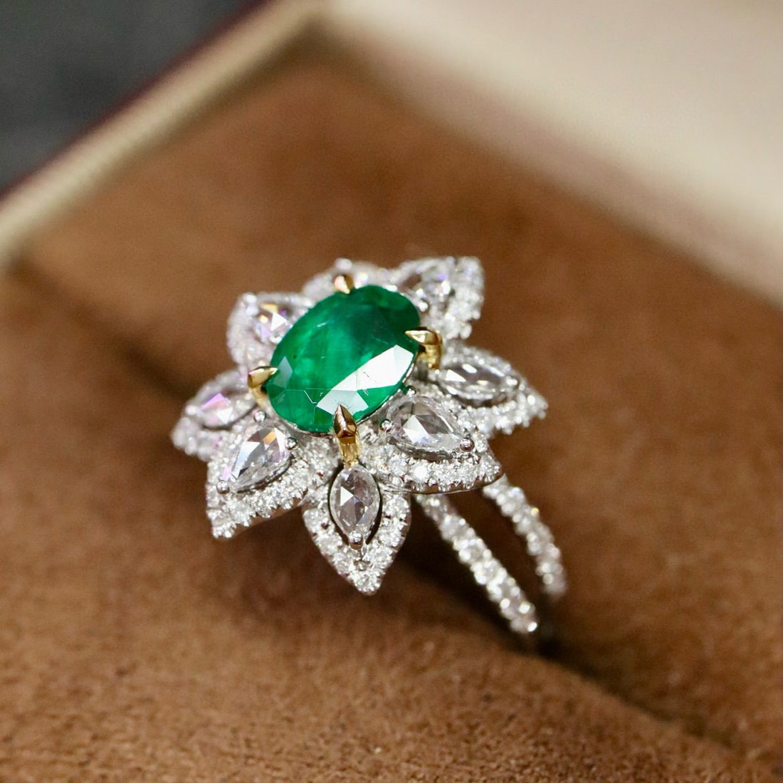 14k Gold 1.86 Ctw Vivid Green Natural Emerald & Diamond Ring - 3