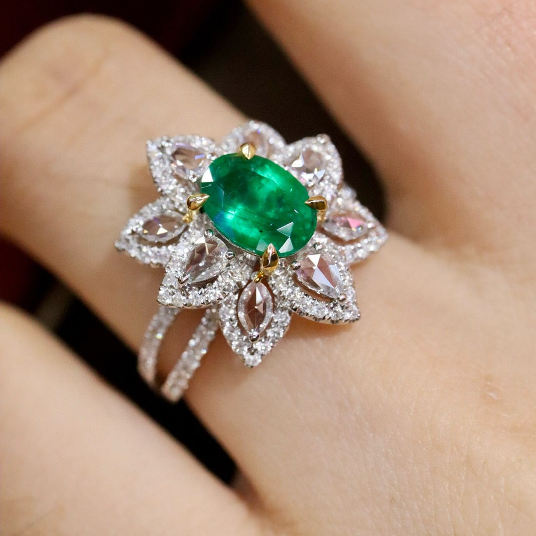 14k Gold 1.86 Ctw Vivid Green Natural Emerald & Diamond Ring - 4