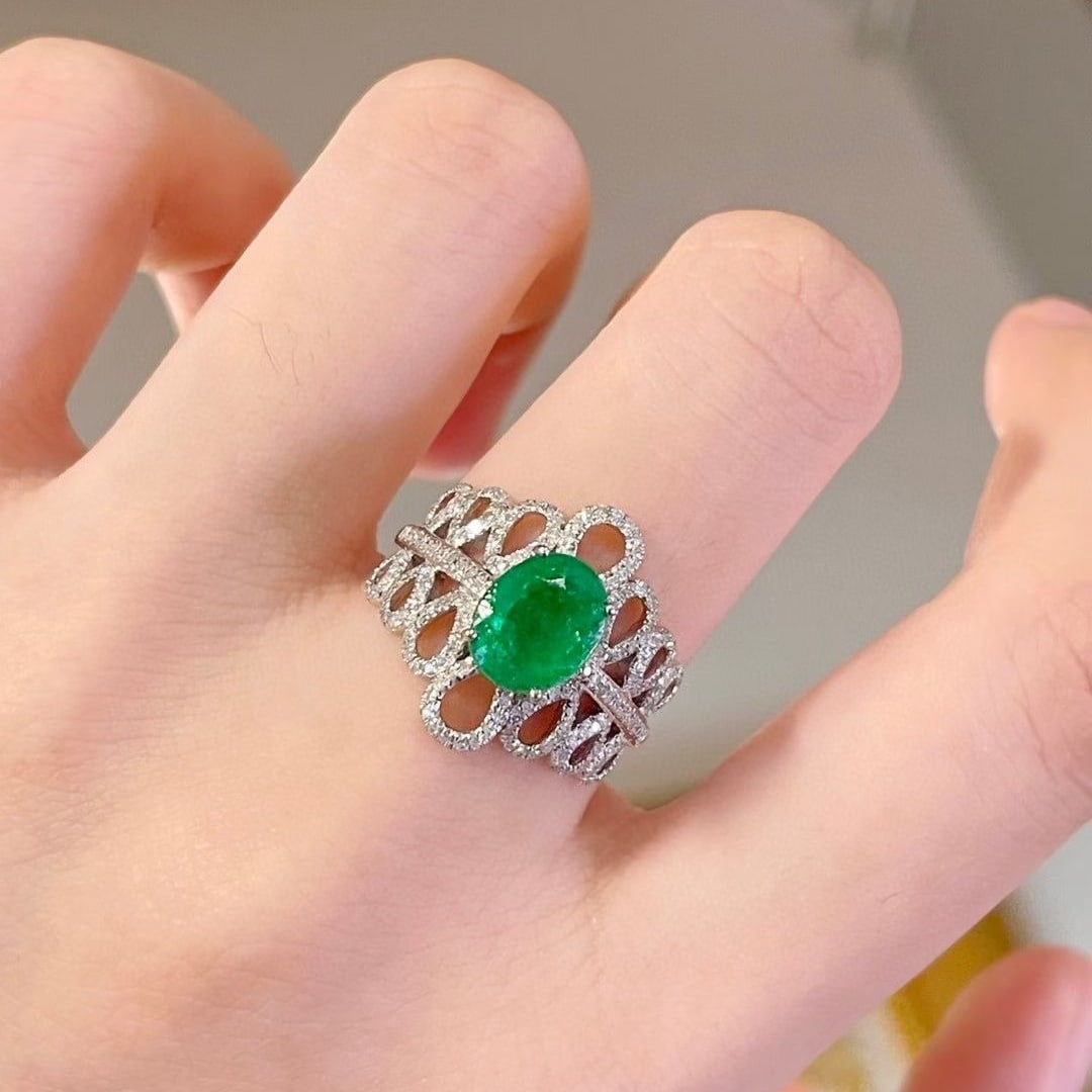 14k Gold 1.5 Ct Vivid Green Natural Emerald & Diamond Ring - 3