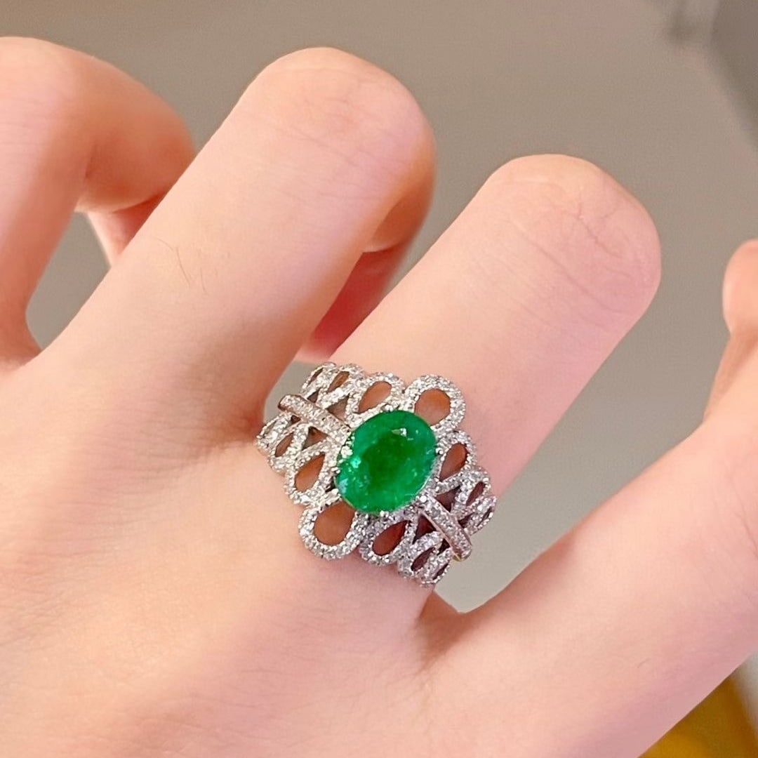 14k Gold 1.5 Ct Vivid Green Natural Emerald & Diamond Ring - 4