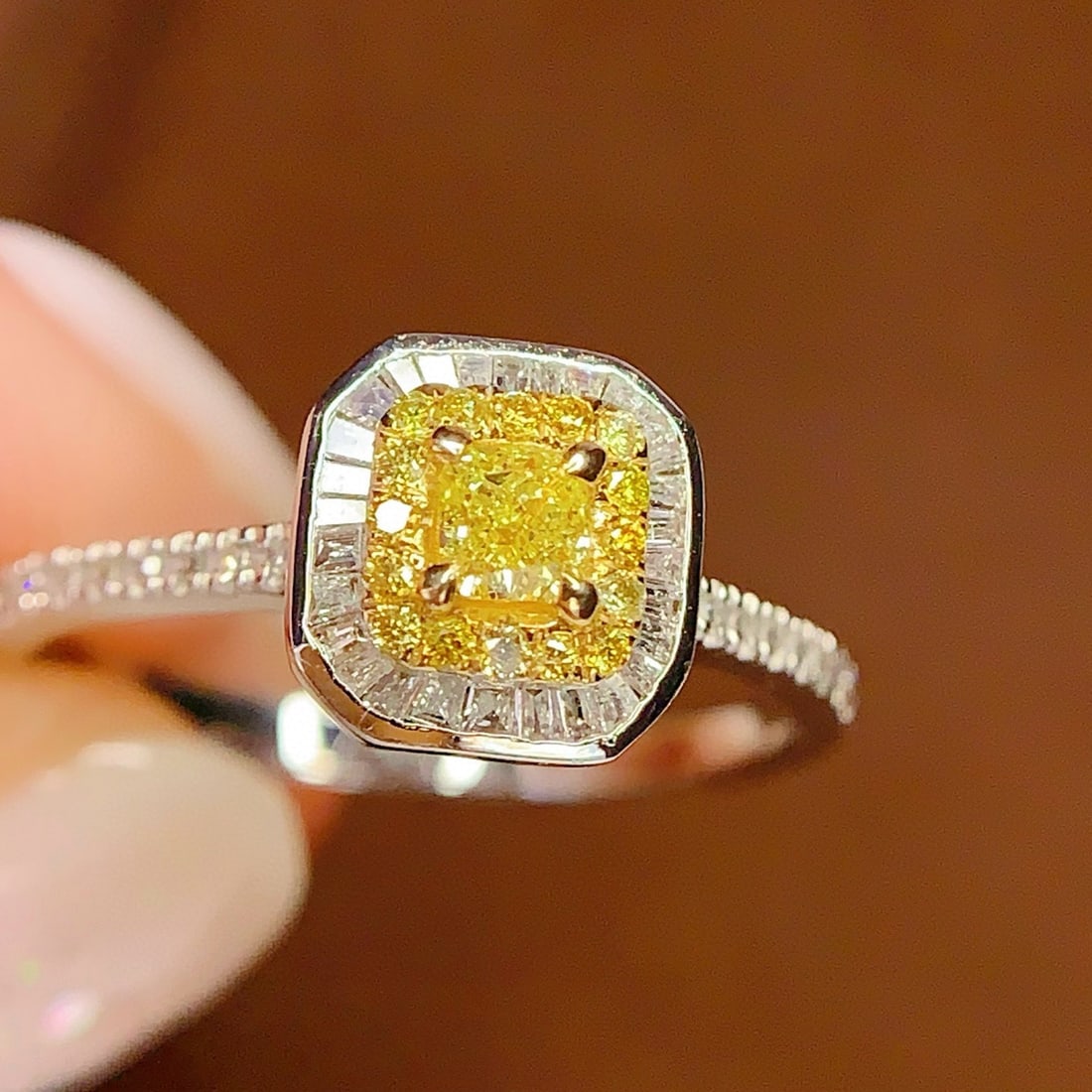 14k Gold 0.3 Ct Natural Yellow Diamond & Diamond Ring - 3