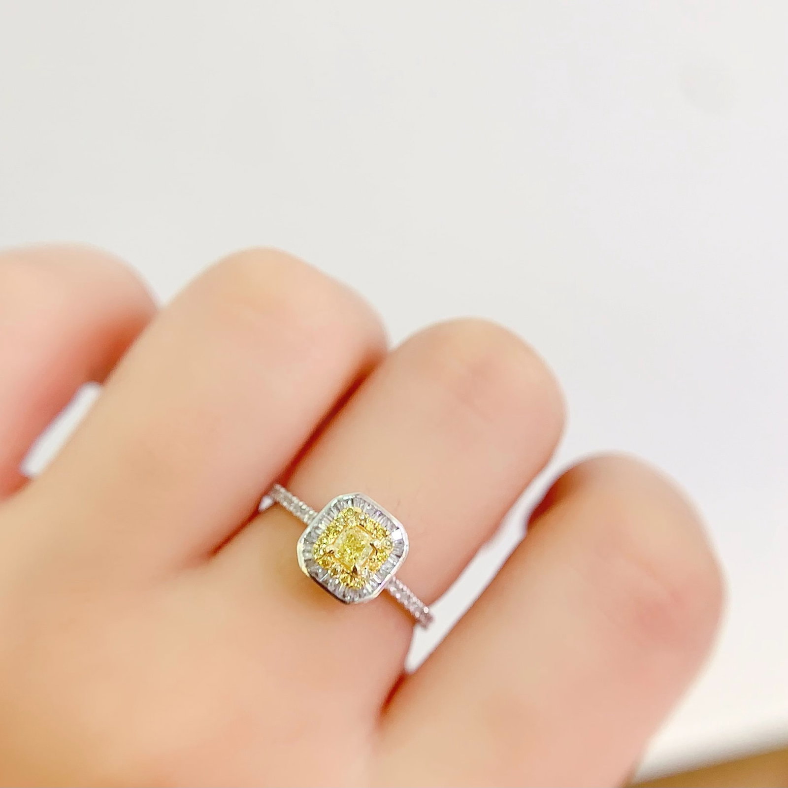 14k Gold 0.3 Ct Natural Yellow Diamond & Diamond Ring - 4