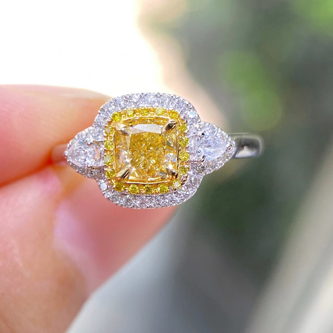 14k Gold 1.08 Ctw Natural Yellow Diamond & Diamond Ring: Ref:231044371 // gold content:14k gold // ring size:7. 25us // // main gemstone:yellow diamond // shape:cushion // carat weight:0. 73ct // color:yellow // treatment:natural // // adjacent gemstone 2