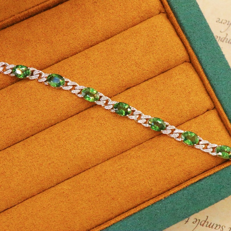 14k Gold 8.51 Ctw Natural Sapphire & Diamond Bracelet: Ref:231044399 // gold content:14k gold // main gemstone:sapphire // shape:oval // carat weight:8. 10ct // color:green // treatment:natural // // adjacent gemstone 2 : diamond // number of stones:138