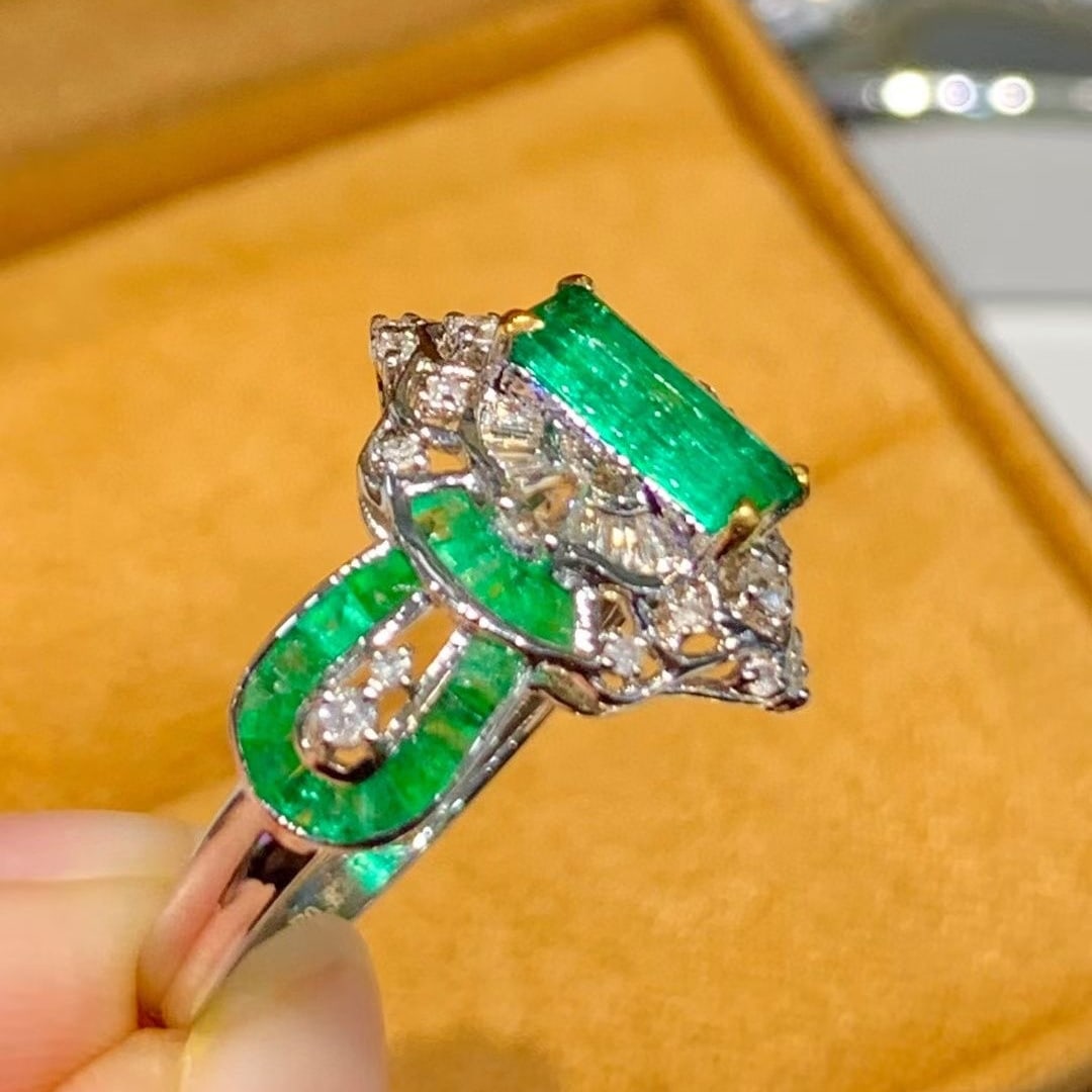 14k Gold 0.82 Ct Natural Emerald & Diamond Ring - 4